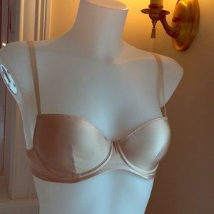 Hanro Satin Deluxe T-Shirt Bra